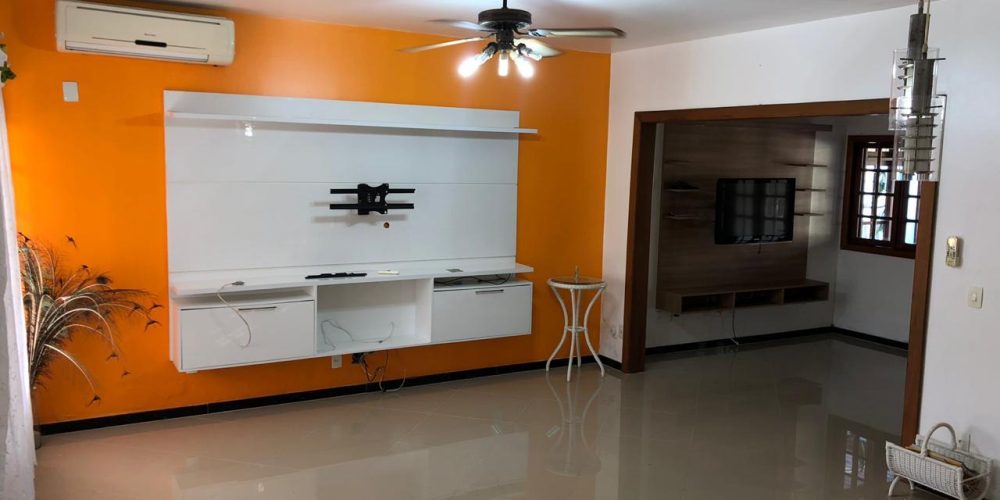 19854727-9822-4492-b157-3f2e6a8c4d34