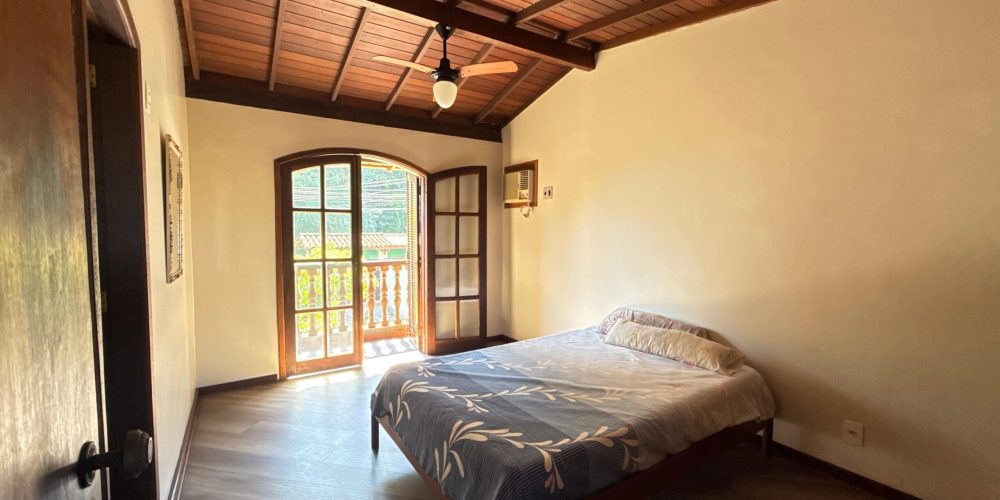 56d00cee-cc99-4a7a-b8c3-4c01fafc299c