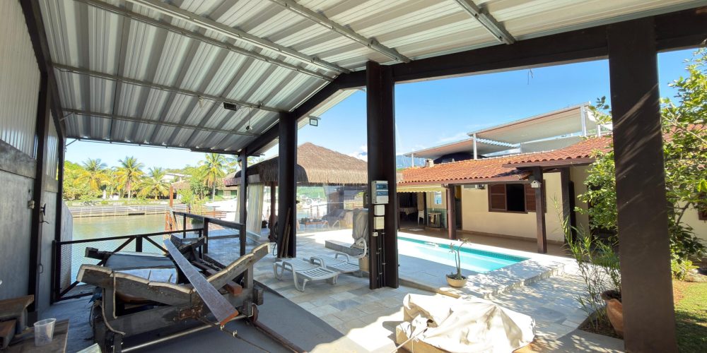 8dbebc93-affe-4df5-b4e2-c8171bc06d37