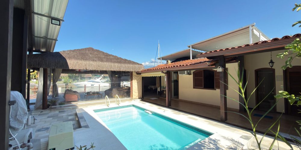 93ff89db-d404-47c3-abdc-b160211d385e