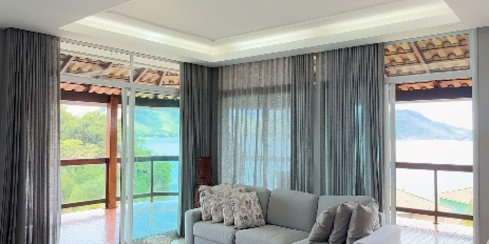 9dc49ddb-e546-4437-b392-d6c9278d3458