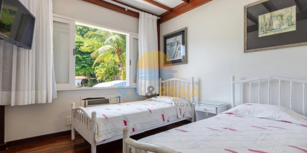 a9fc48ef-78f0-476e-8bd2-3826eaeb1928