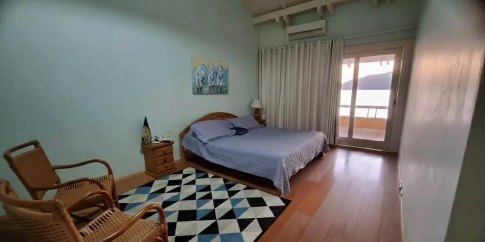 b2d86db6-58de-484b-8f47-cf9cb38e9b4a