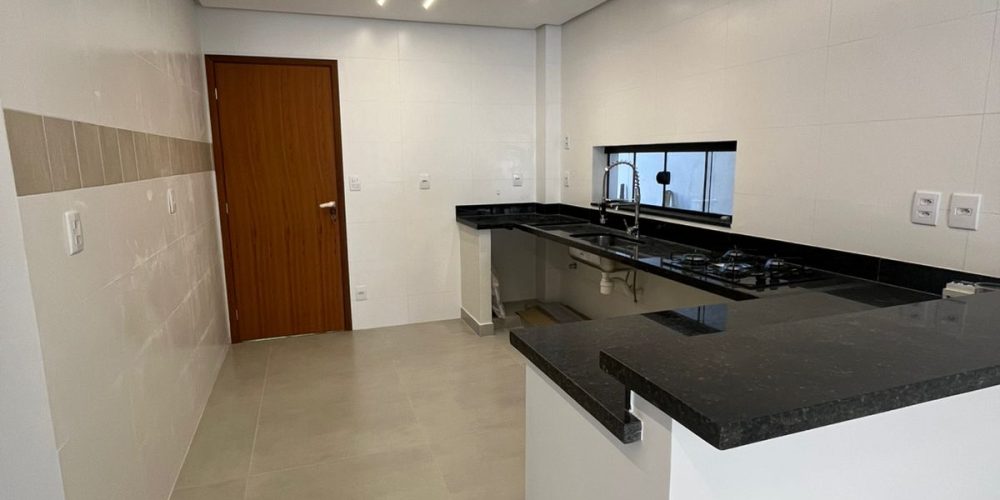 b2f87b99-caf3-43e1-93dc-9add9459e5c8