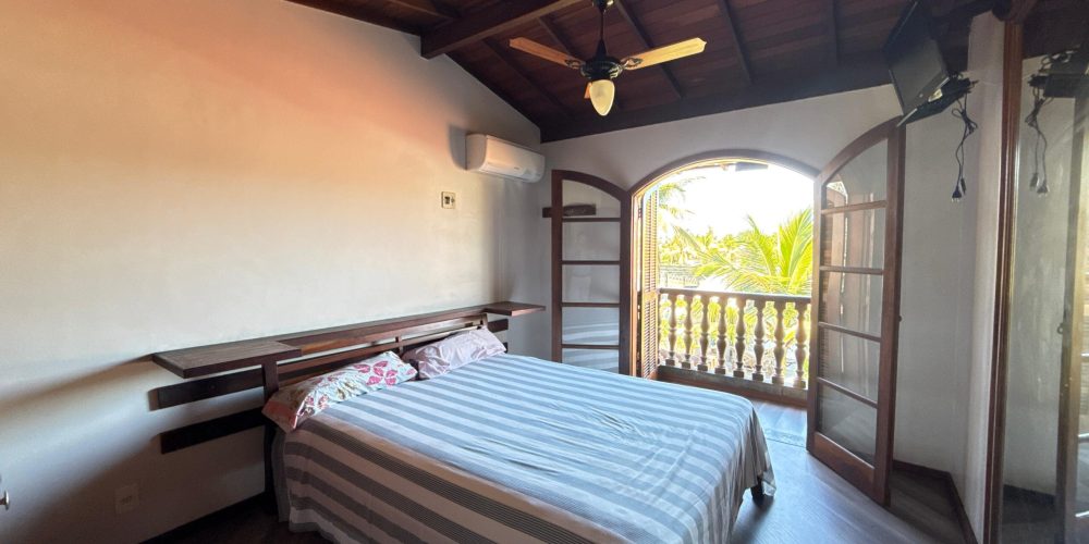 b587b032-9250-4c0c-8380-874b03cb53dd