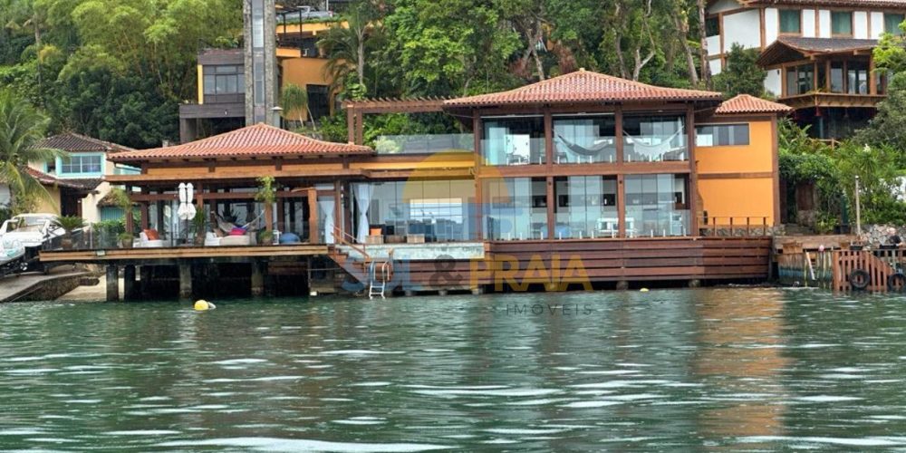 c2ac3626-2b91-42b5-a645-b4383f67d3f8