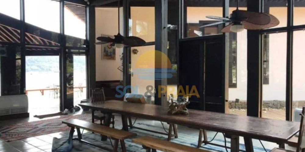 c8dadf7e-ea0c-49e7-b5ea-c8a57f524eb3