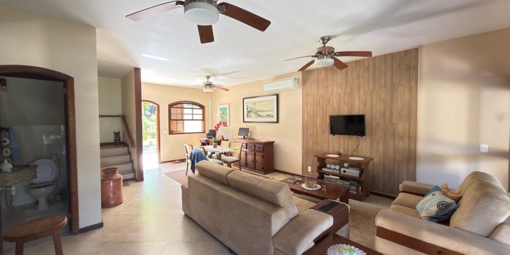 d3c87393-b642-404a-ac5b-2e973459f7fb