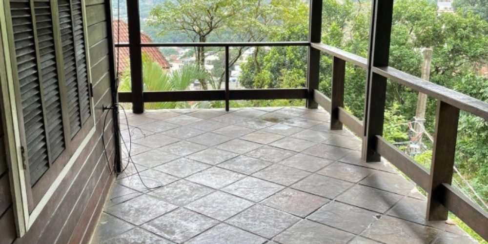 f470639c-f3ee-4c0c-8795-f4a1e608b2e7